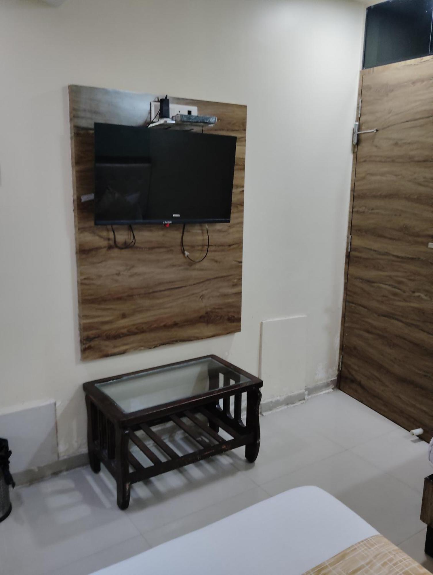 Hotel Crystal Park Near Nesco Exhibition Center Mumbai Exteriör bild